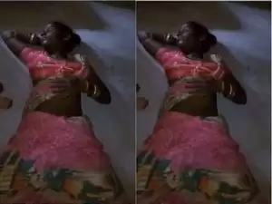 Today Exclusive- Hubby Record Sleeping Wife Pussy Video