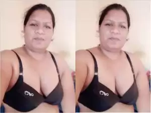 Today Exclusive- Punjabi Bhabhi Showing Her Boobs and Pussy