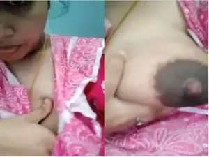Today Exclusive- Tamil Bhabhi Showing Her Boobs