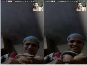 Today Exclusive- Tamil Aunty Showing Boobs to Lover On Video Call
