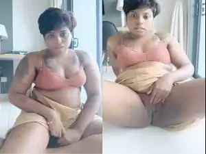 Today Exclusive- Tamil Girl Showing Her Pussy with Tamil Talk