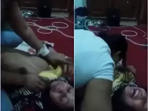 Today Exclusive -Desi Hostel Girl Boob Sucking