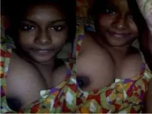 Today Exclusive- Village Girl Showing Boobs