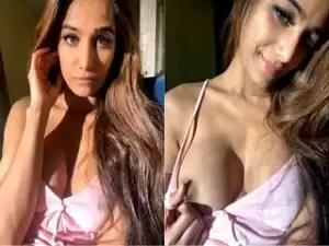 First On Net -Poonam Pandey  30Dec Live Show