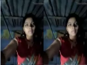 Today Exclusive- Desi Village Bhabhi Showing her Pussy