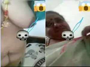 Today Exclusive- Mallu Bhabhi Showing her Boobs and Pussy