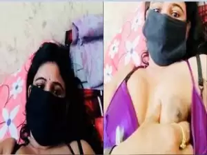 Today Exclusive- Telugu Bhabhi Showing Her Boobs