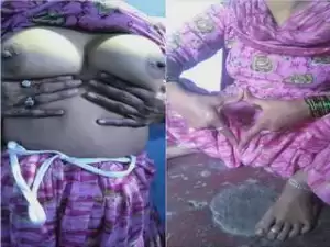 Today Exclusive-Sexy Desi Bhabhi Showing Her Boobs and Pussy TO Dewar Part 5