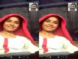 Today Exclusive- Horny Desi Bhabhi Showing her Boobs and Masturbating Part 1