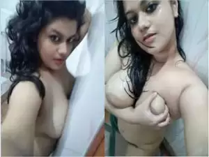 Today Exclusive-Sexy Desi Girl Bathing