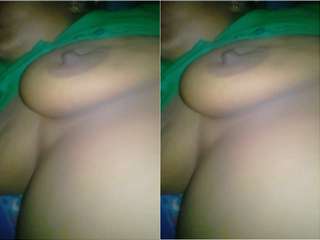 Today Exclusive- Desi Bhabhi Boobs Record By Hubby