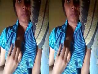 Today Exclusive- Cute Desi Girl Pressing Her Brest