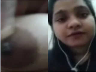 Today Exclusive- Cute Desi Girl Showing Her Boobs and Pussy On Video Call