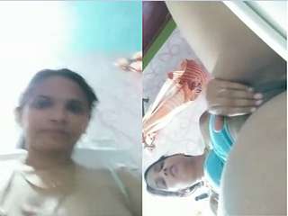 Exclusive- Hot look Desi Girl Record Her Fingering Selfie For Lover