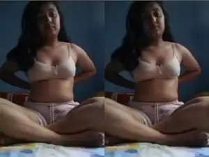 Today Exclusive – Cute Desi Girl Fingerring