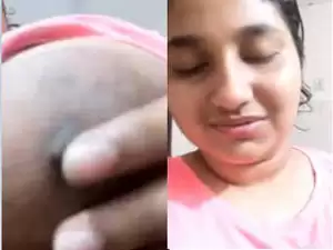 Today Exclusive – Sexy Mallu Girl Showing Her Boobs Part 2
