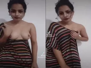 Today Exclusive – Cute Desi Girl Showing Her Boobs Part 2