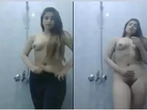Today Exclusive – Sexy Paki Girl Record Nude Selfie