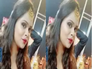 Today Exclusive – Sexy Desi Girl Showing Her Boobs and Fucking