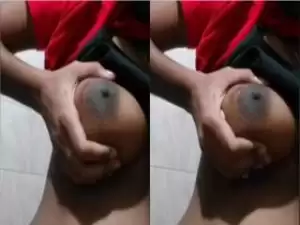 Today Exclusive – Tamil Girl Showing Her Boobs and Pussy