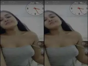 Today Exclusive – Super Sexy Desi Girl Showing Her Boobs part 1