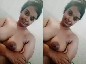 Today Exclusive –Sexy Desi Bhabhi Showing Her Nude Body And Bathing Part 3