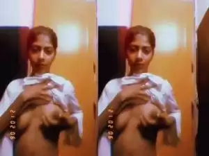 Today Exclusive – Cute Desi Girl Showing Her Boobs and Pussy
