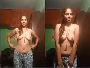 Today Exclusive – Cute Desi Village Girl Showing Her Boob and Bathing Part 7