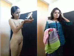 Today Exclusive- Cute Desi Girl Record Her Bathing Video For Lover