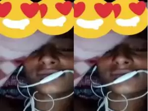 Today Exclusive- Cute Desi Girl Showing Her Boobs and Fingerring Part 1