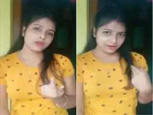 Today Exclusive- Sexy Desi Girl Showing Her Boobs and Pussy