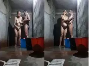 Today Exclusive- Desi Mature Cpl bathroom Romance