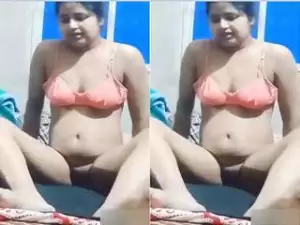 Today Exclusive- Desi Bhabhi Pussy Fingerring and Hard Fucked By Hubby