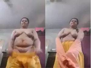 Today Exclusive- Sexy Desi Girl Strip Her Cloths and Showing Nude Body