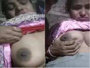 First On Net – Desi Village Bhabhi Showing Her Boobs