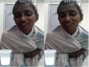 Today Exclusive- Tamil Girl Showing her Boobs Part 1