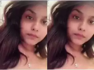Today Exclusive- Cute Desi Girl Showing her Boobs and Pussy