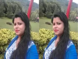 Today Exclusive- Sexy Desi Girl Showing Her Boobs