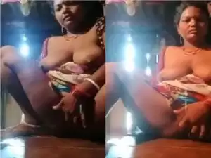 Today Exclusive- Bhabhi Showing Her Boobs and Pussy