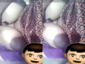 Today Exclusive- Tamil Bhabhi Showing her Boobs