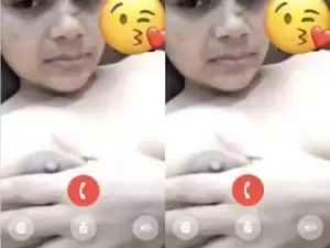 Today Exclusive- Paki Gf Showing Her Boobs and Pussy