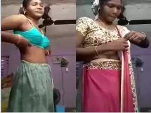 Today Exclusive- Desi Clg Girl Wearing Saree
