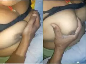 Today Exclusive- Desi Bhabhi Boobs Pressing