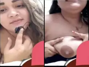 Today Exclusive- Paki Girl Showing Her Big Boobs