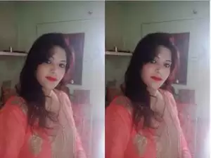 Today Exclusive- Desi Girl Record Bathing Clip For Lover