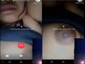Today Exclusive-Desi Girl Showing her Boobs