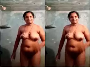 Today Exclusive-Telugu Bhabhi Bathing Part 1