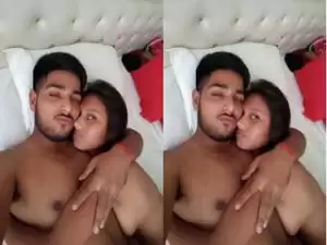First On Net – Sexy Desi girl Blowjob