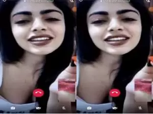 Today Exclusive- Sexy Desi Girl On Video Call