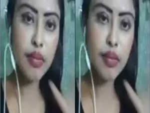 Today Exclusive- Desi Gf Showing her Boobs on Facebook Video Call
